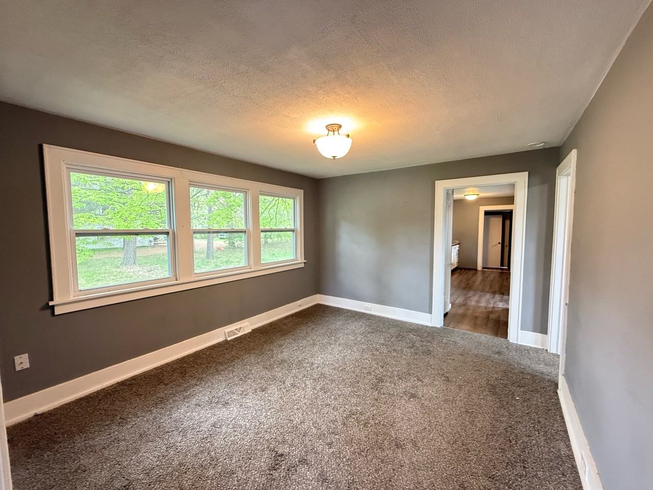 1921 E Willoughby Rd #1 - Photo 5 of 9