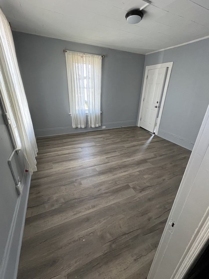 139B S Main St #139BTOP - Photo 2 of 9