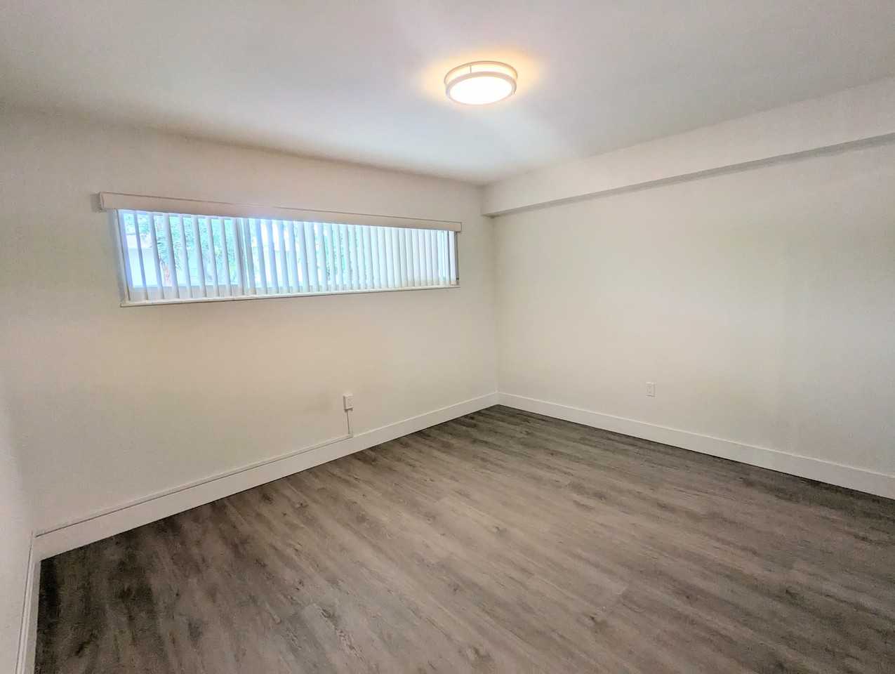 2155 Wood St #1 - Photo 6 of 15