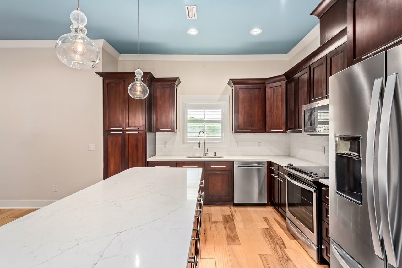 109 Oxford St #1 - Photo 6 of 28