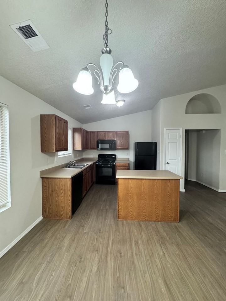 800 Prairie Sage Ct Sw - Photo 6 of 17