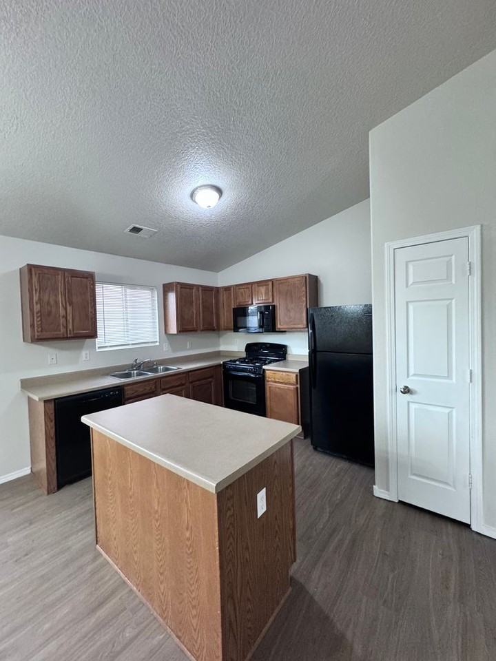 800 Prairie Sage Ct Sw - Photo 7 of 17