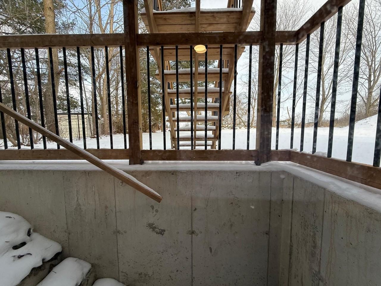 21299 Harbour Rd Lowr - Photo 2 of 17