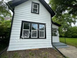 featured image of 2426 Thompson Ave #1