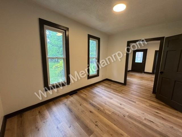 2426 Thompson Ave #1 - Photo 4 of 9