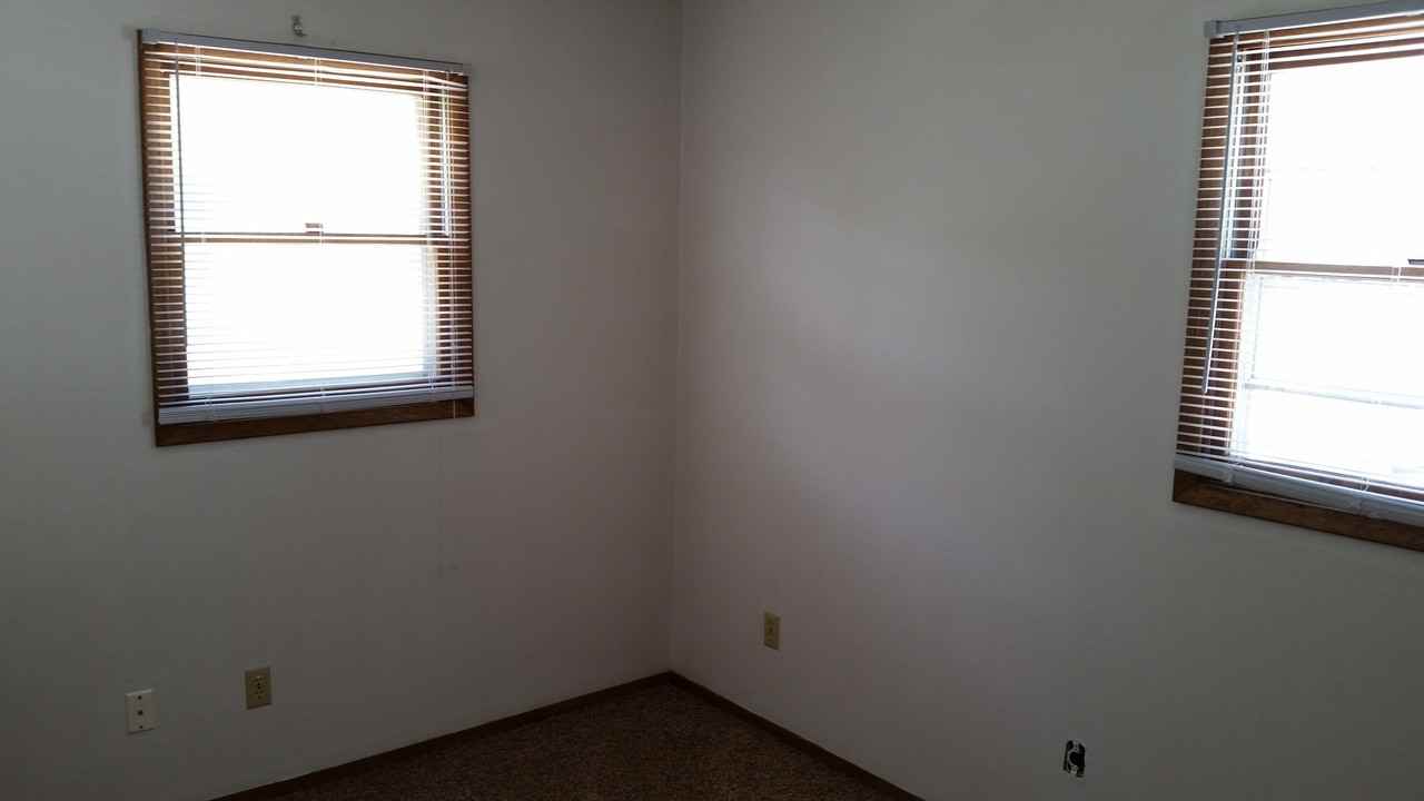 2301 W 4th St #2 - Photo 5 of 12