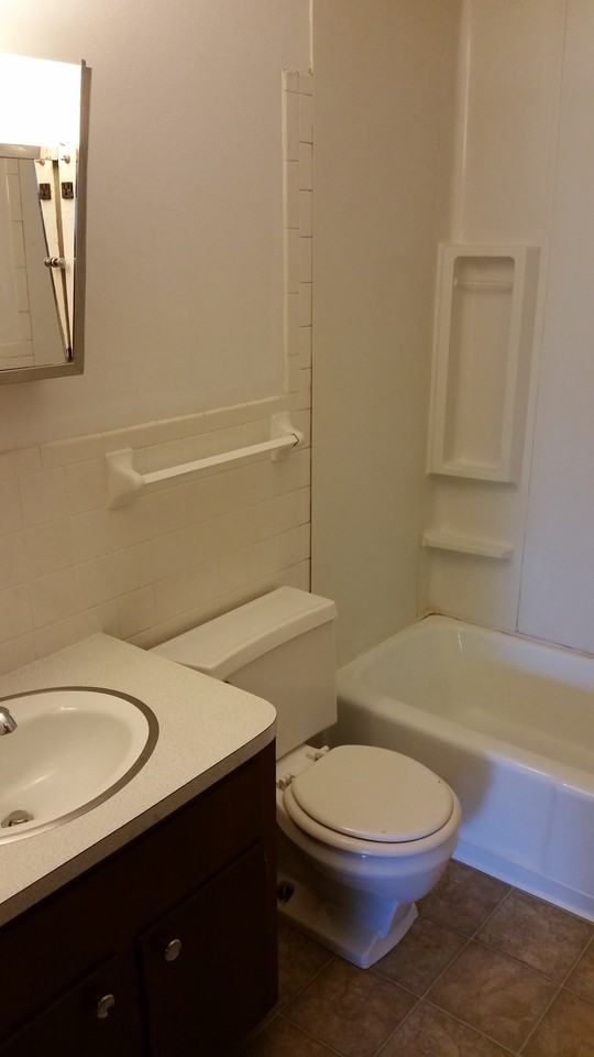 2301 W 4th St #2 - Photo 6 of 12