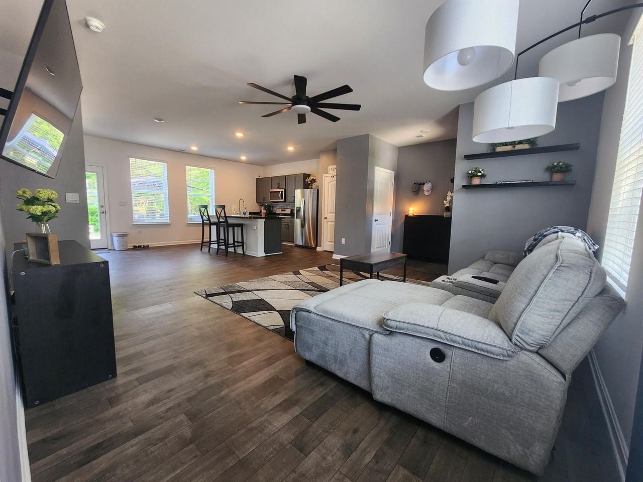 140 Currant Cir - Photo 2 of 3