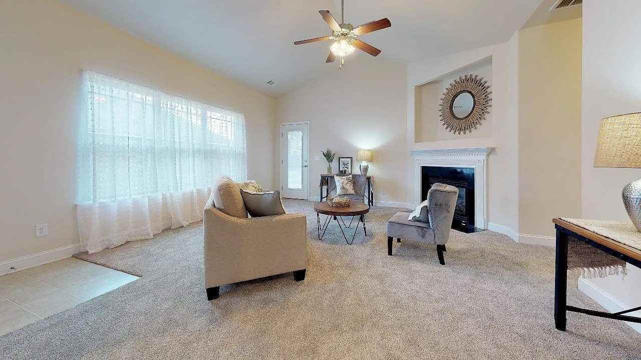323 Huntwood Dr #1 - Photo 4 of 24