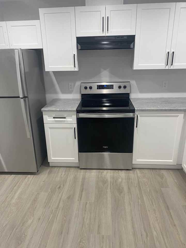 3124 169 St Sw #2 - Photo 4 of 7