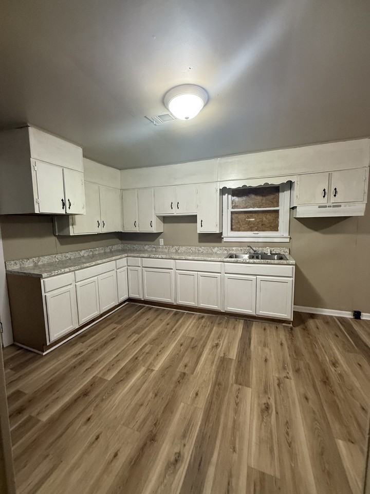 4736 Court S #1 - Photo 5 of 9