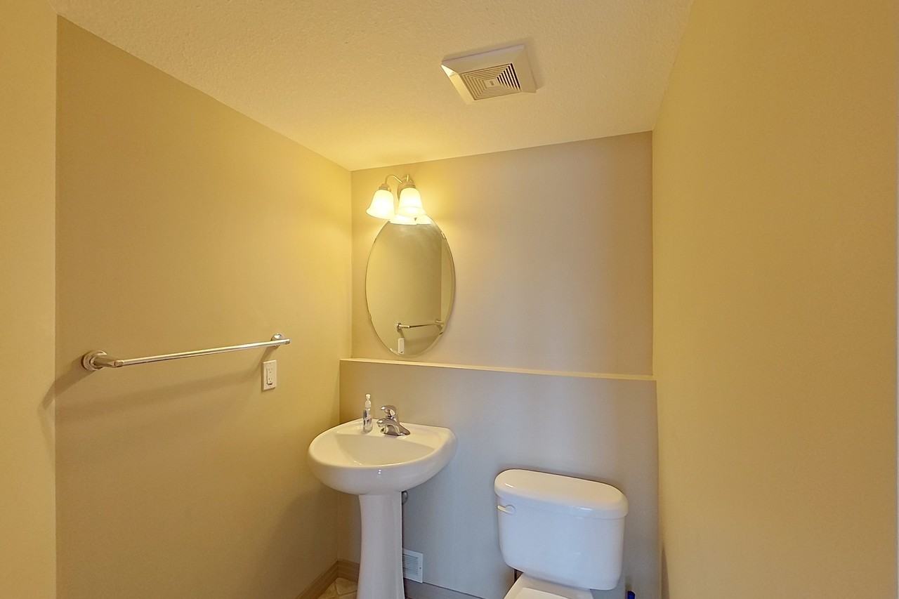1920 126 St Sw #1 - Photo 4 of 11
