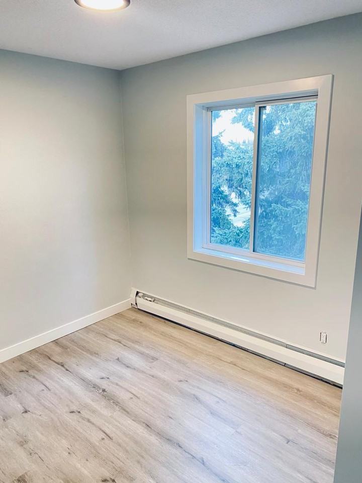 12525 118 Ave Nwunit 9 #9 - Photo 4 of 8