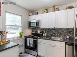 featured image of 700 Stratford Ln