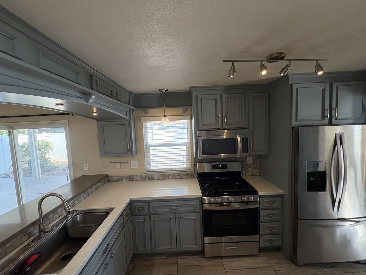 28561 Foxboro Lane - Photo 6 of 23