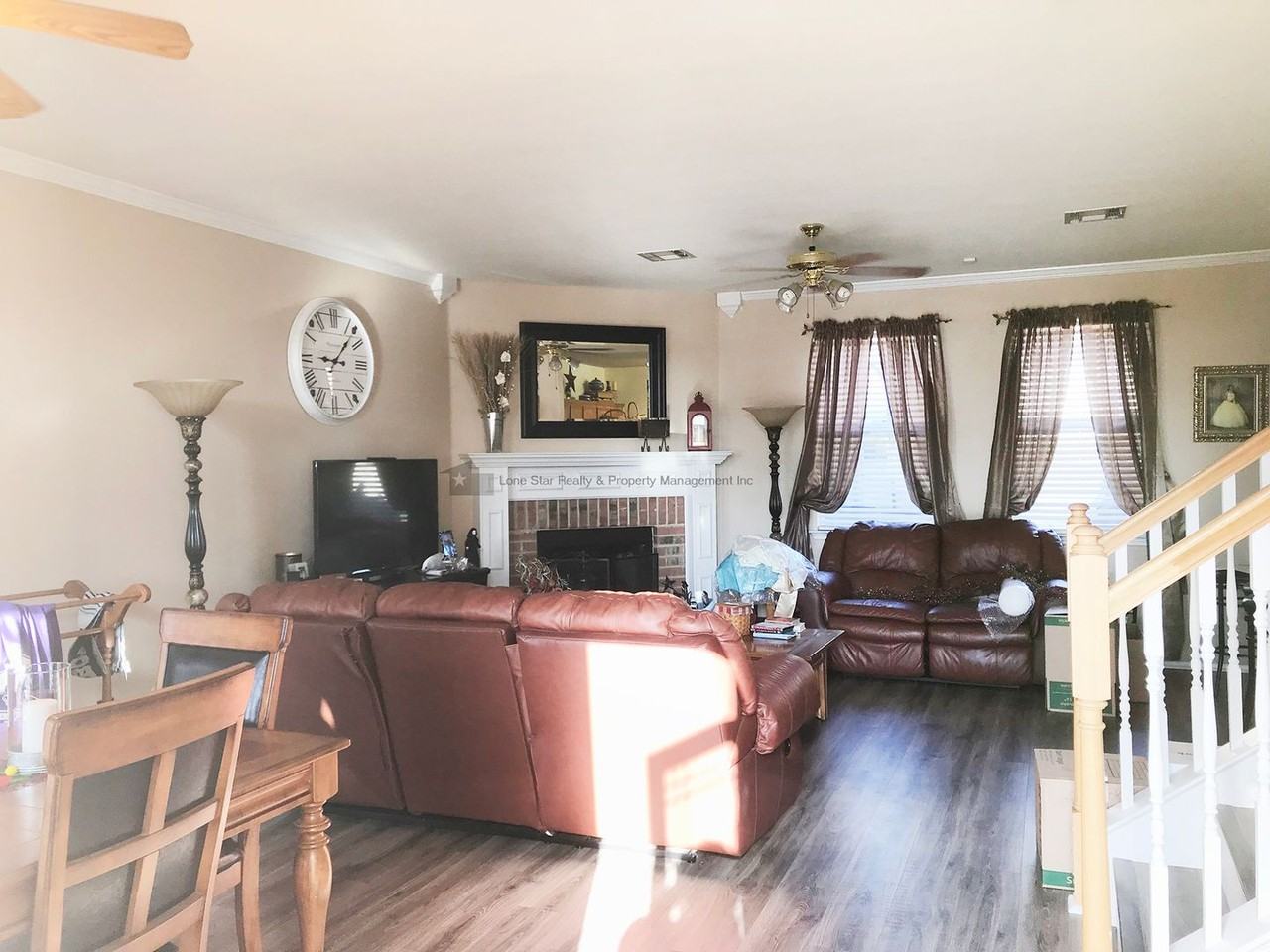 217 Tepee Dr - Photo 4 of 11