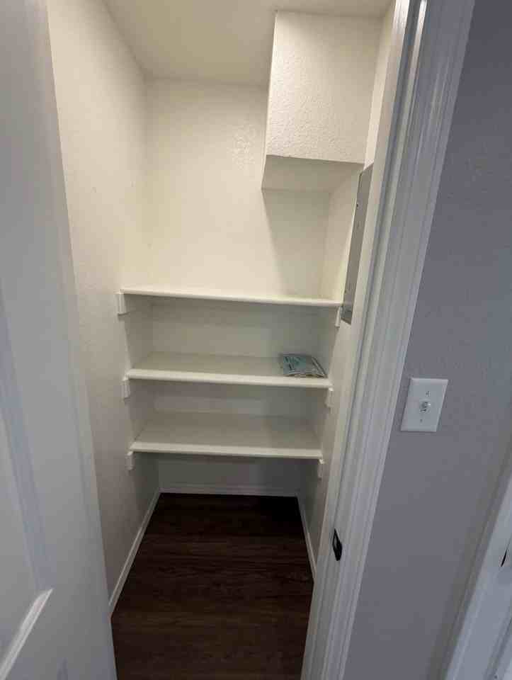 2212 Savannah St #303 - Photo 6 of 7