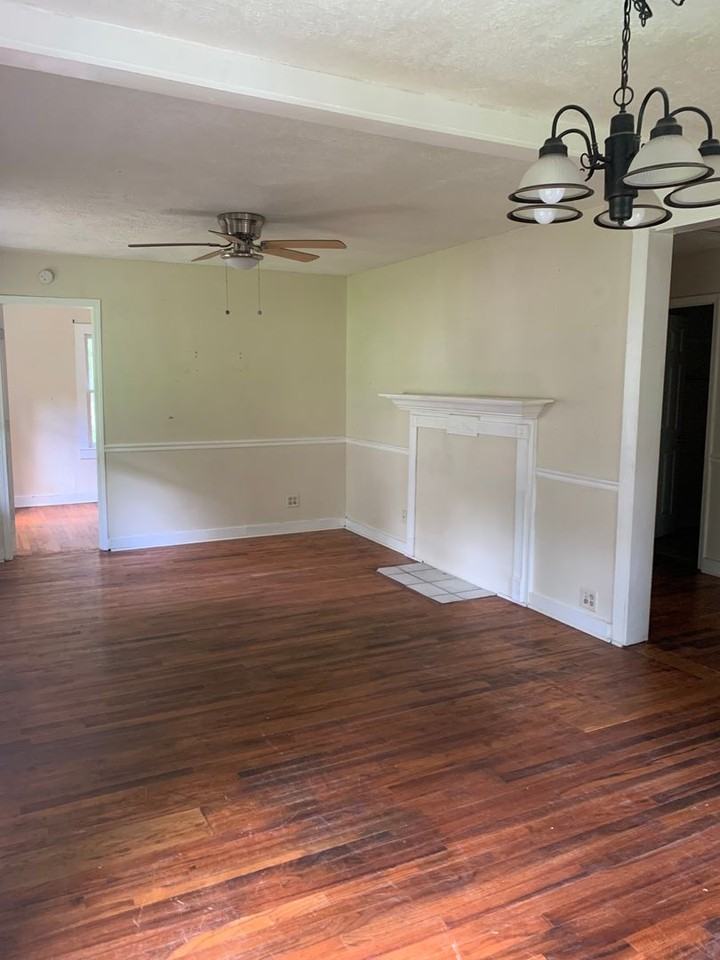 43 Berry Ave - Photo 3 of 9