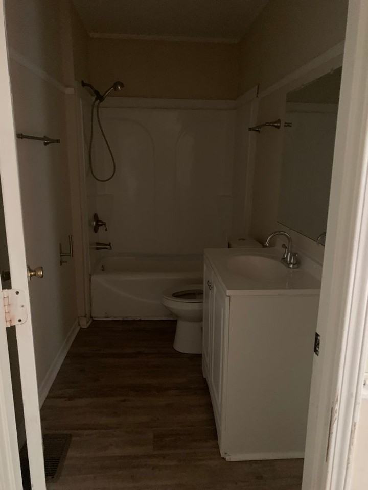43 Berry Ave - Photo 5 of 9
