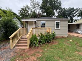 featured image of 213 Kelly St