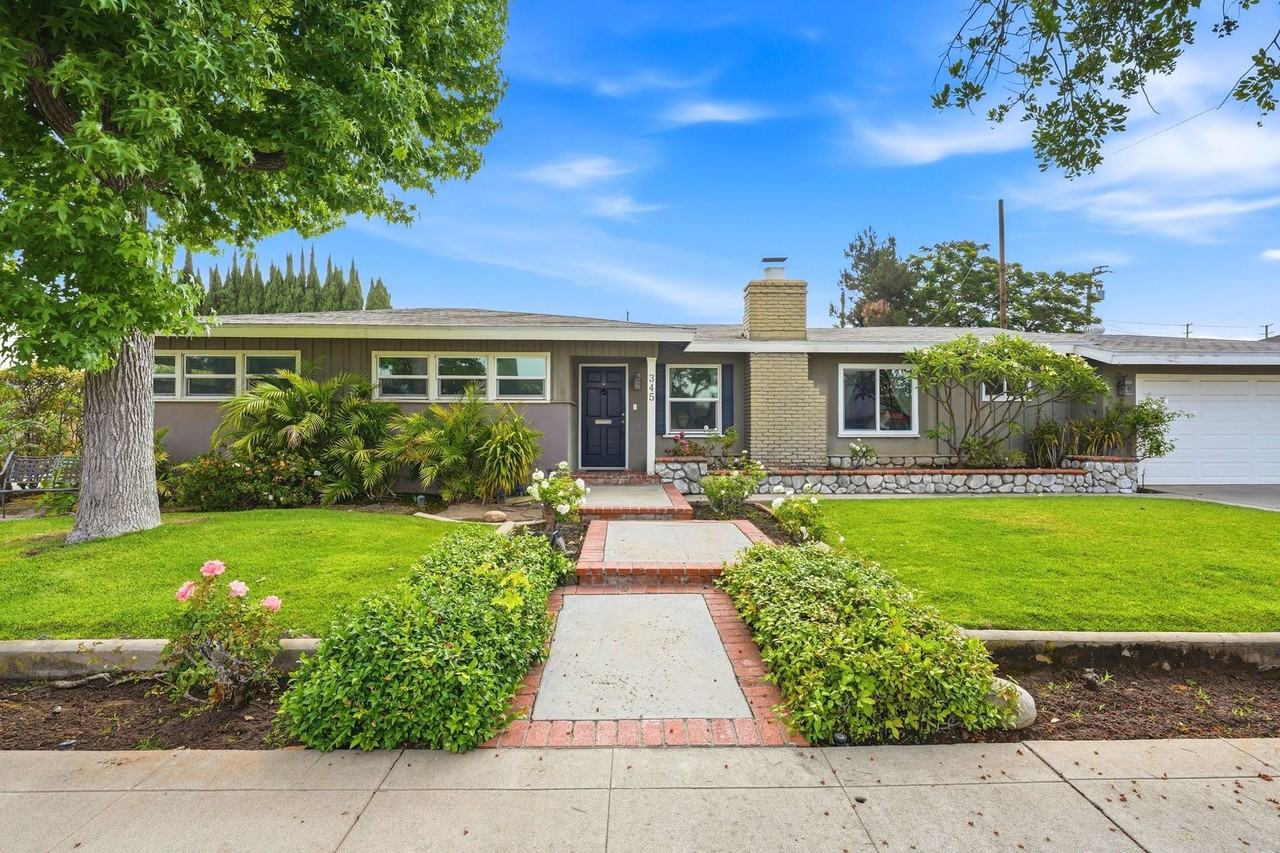 345 N Shattuck Pl