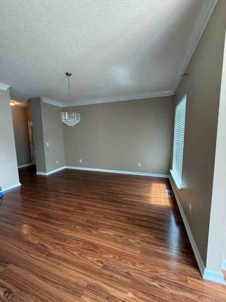 1464 Chandler Cir - Photo 3 of 18