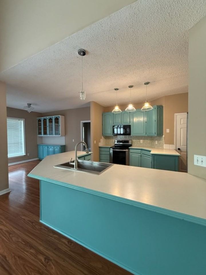 1464 Chandler Cir - Photo 5 of 18