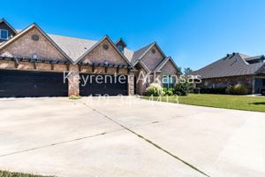 featured image of 4870 Castlewood Ln