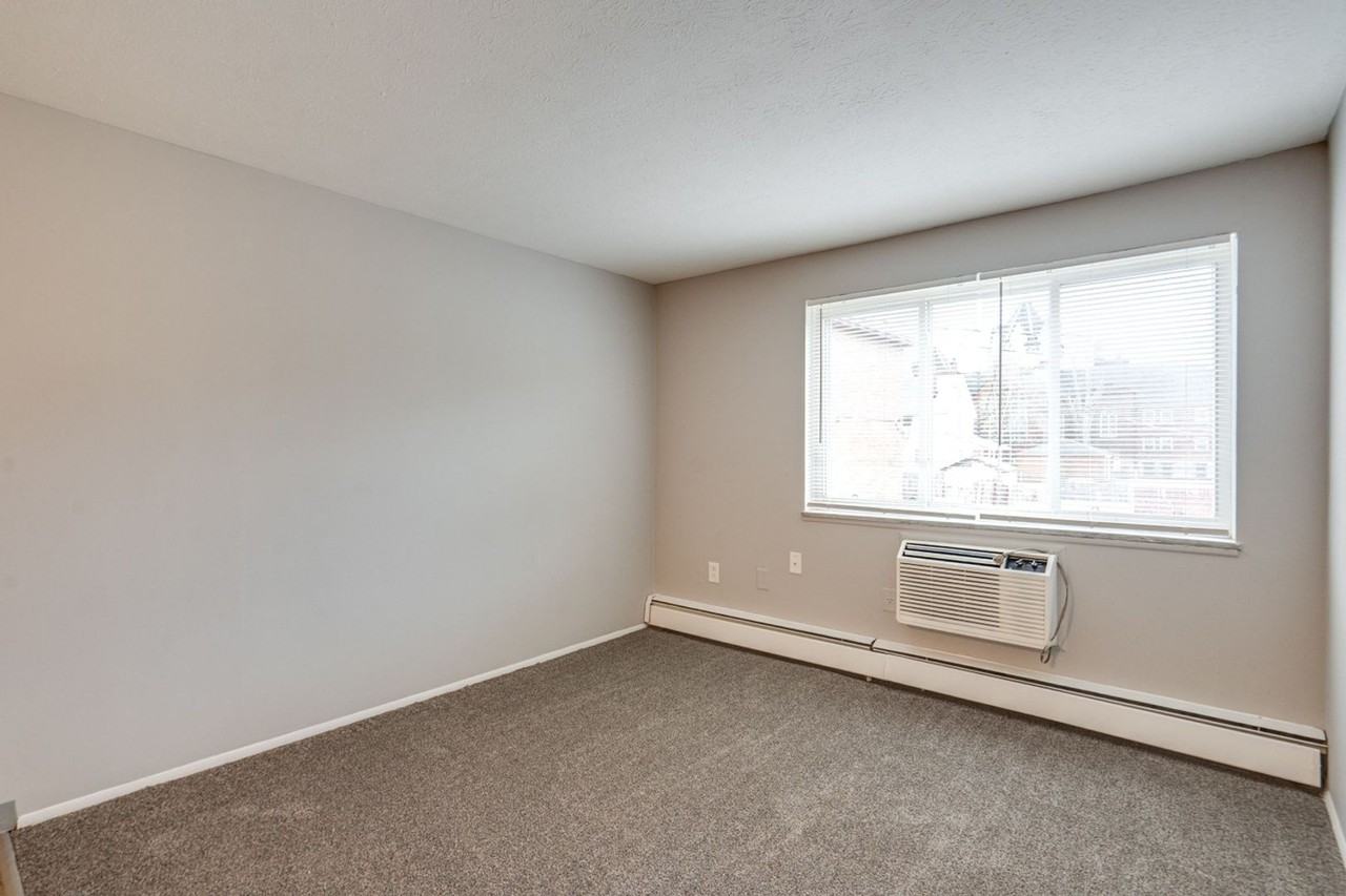 3003 Archwood Avenue - Photo 4 of 50