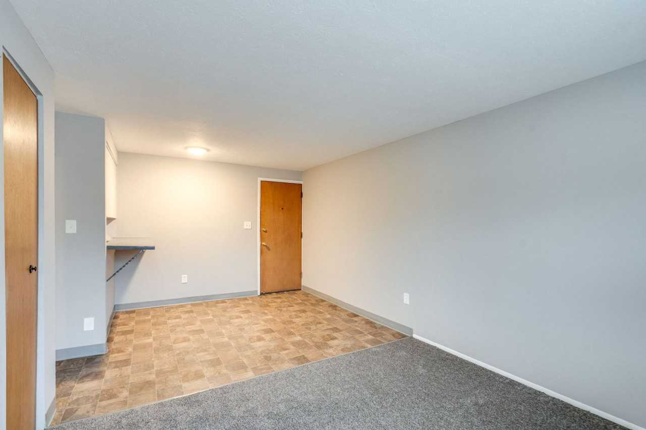 3003 Archwood Avenue - Photo 5 of 50