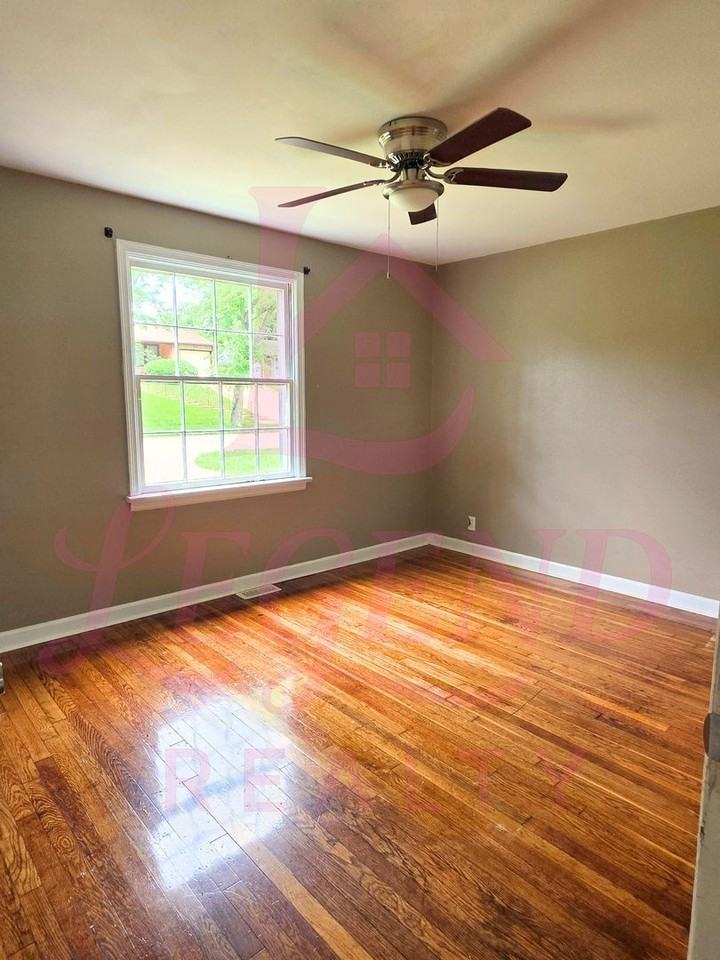 624 Science Hill Dr - Photo 6 of 10