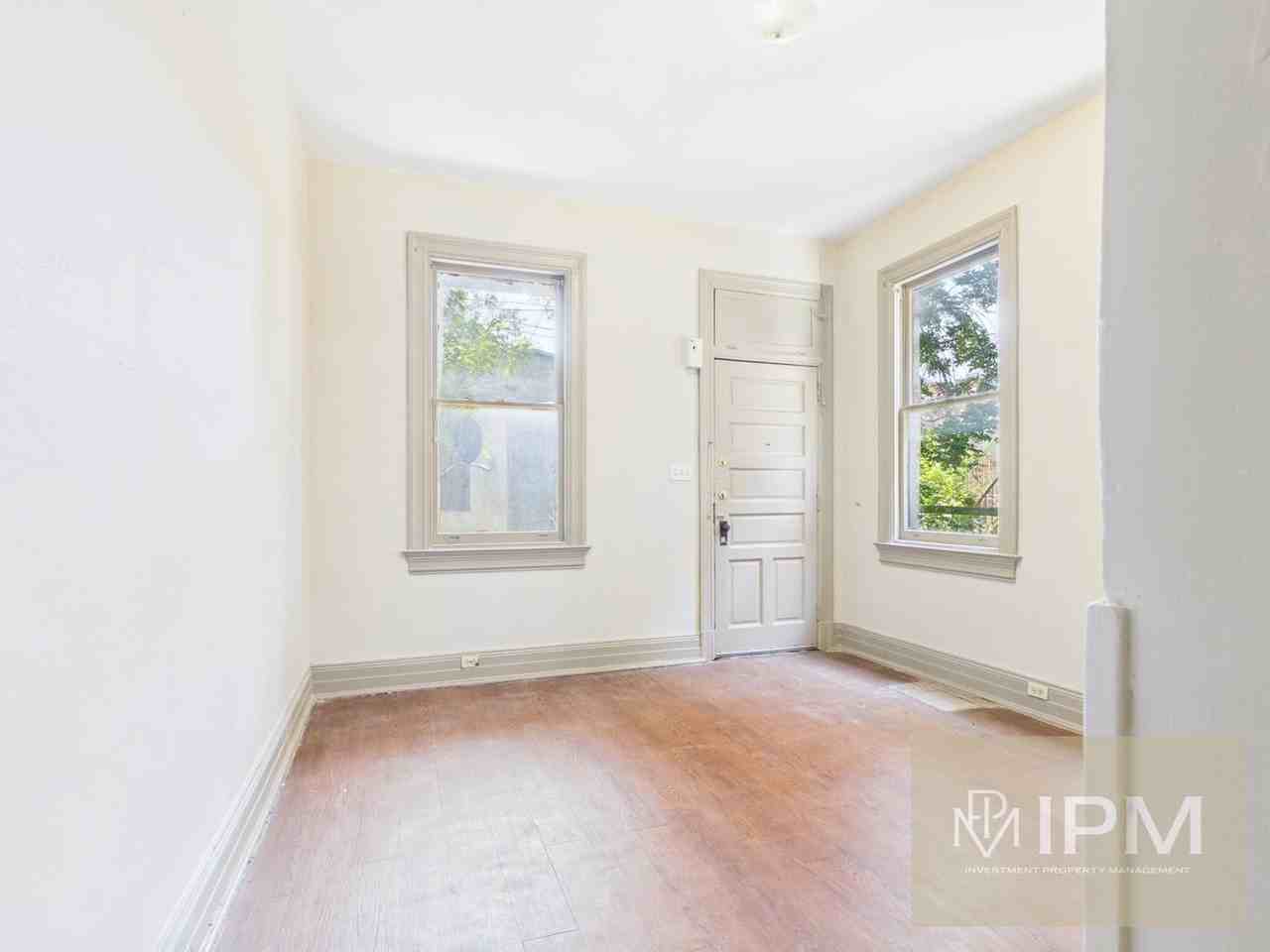142 E Philadelphia St - Photo 3 of 21