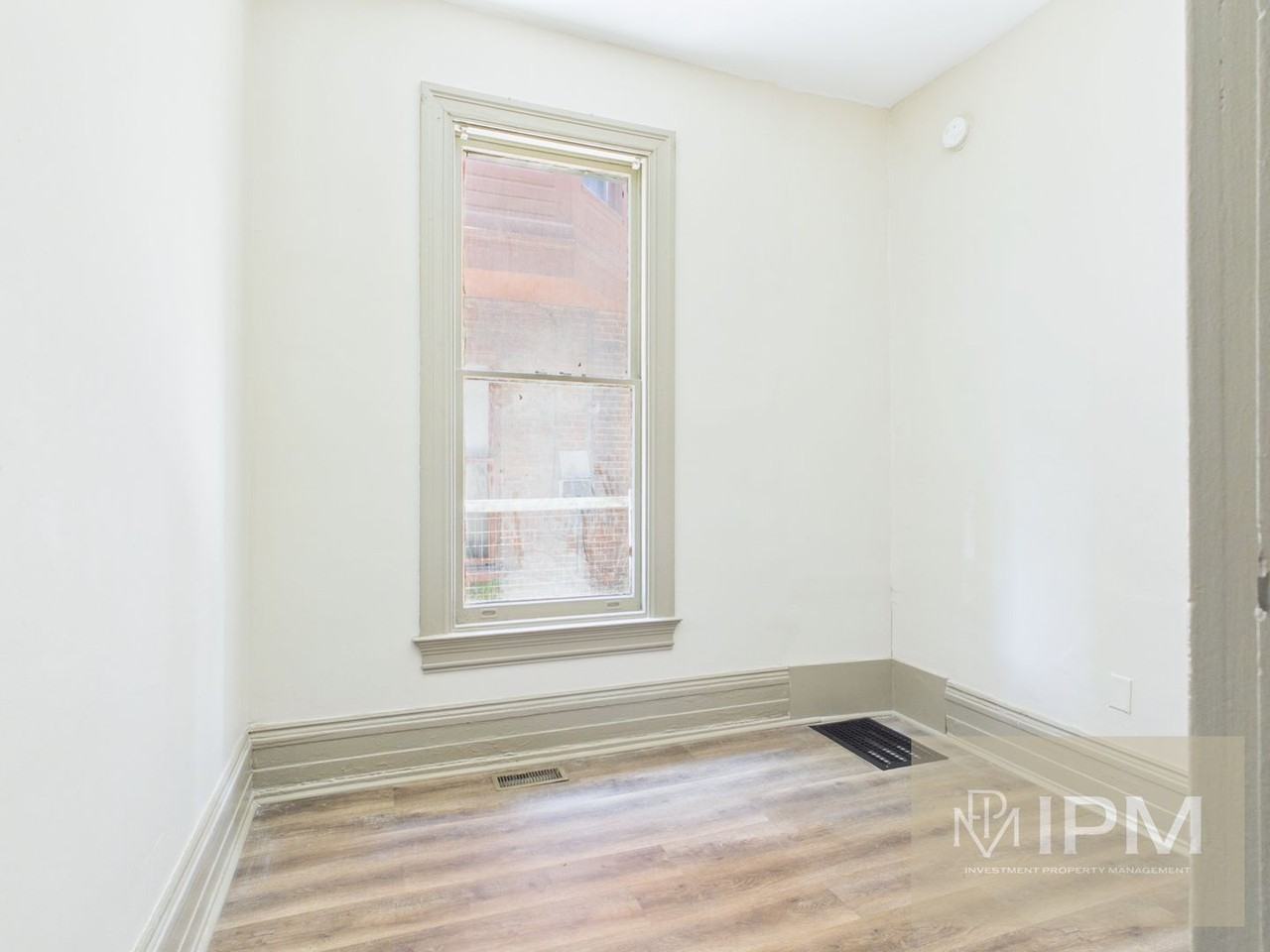 142 E Philadelphia St - Photo 5 of 21