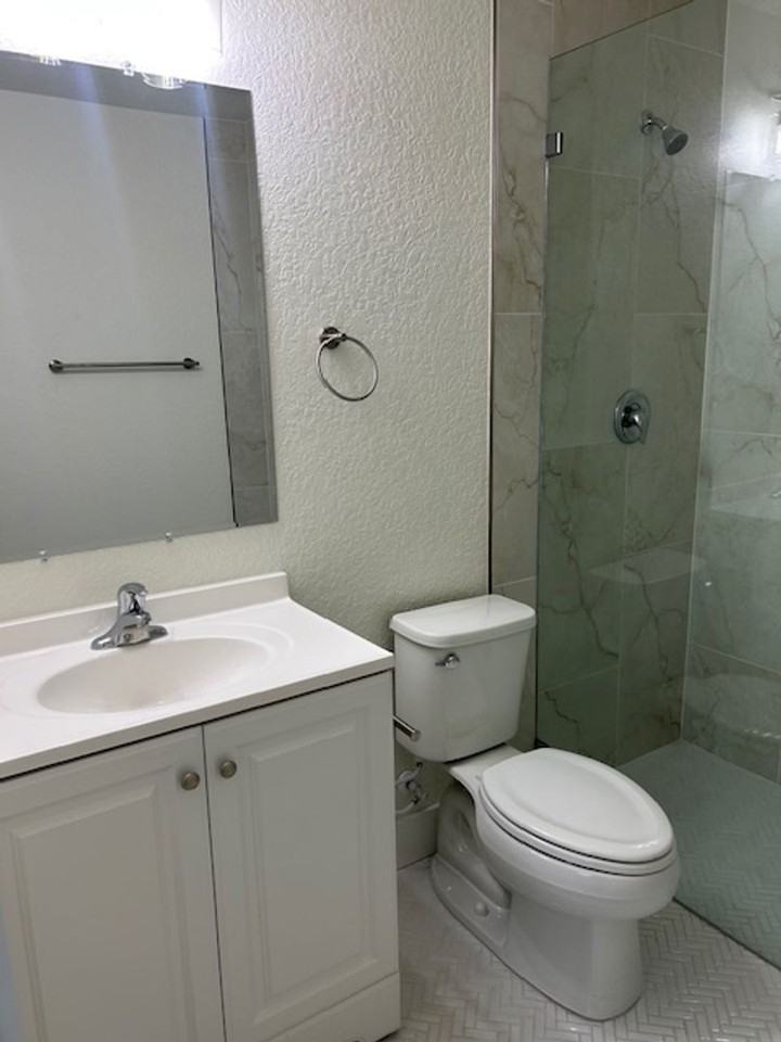 2020 14th Ave S #A - Photo 3 of 20