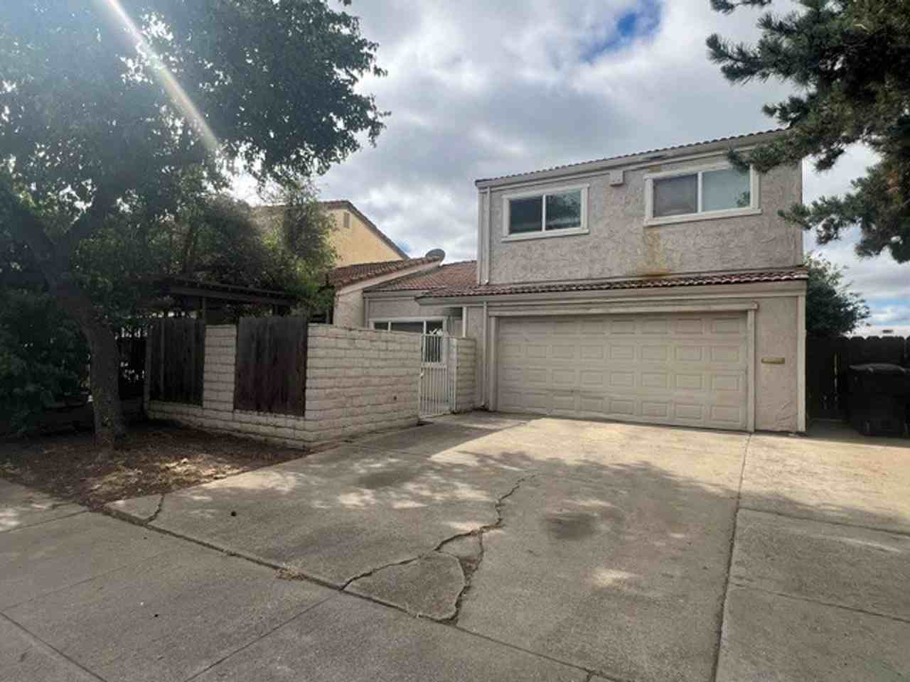 2220 Jason Way - Photo 2 of 18