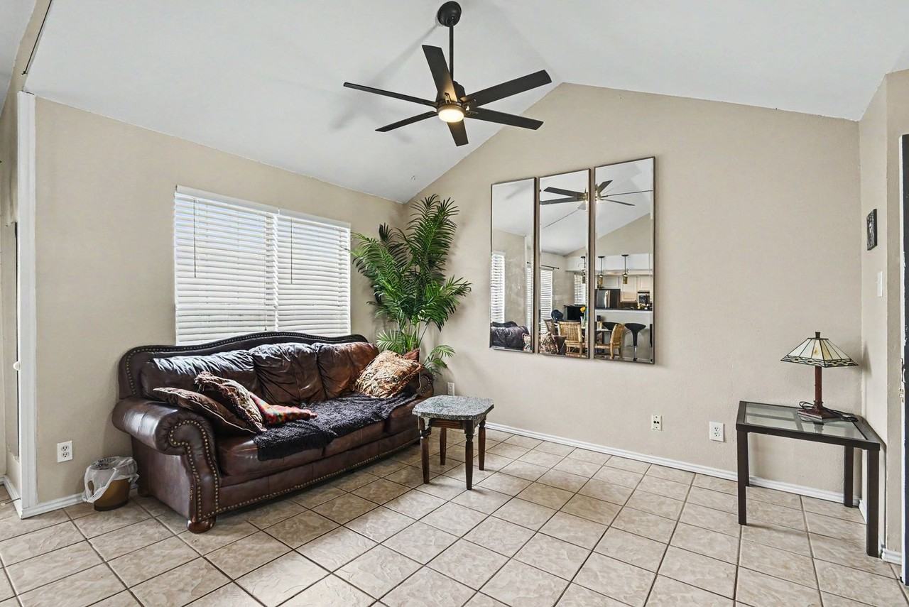 248 Jefferson Pkwy - Photo 5 of 25