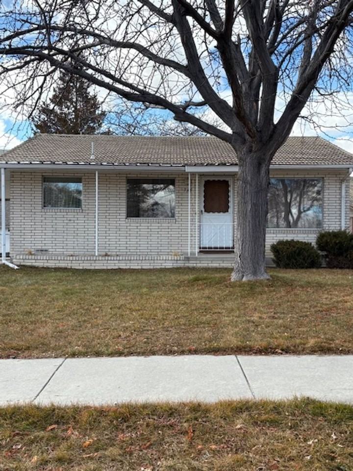 715 N 300 E - Photo 3 of 16