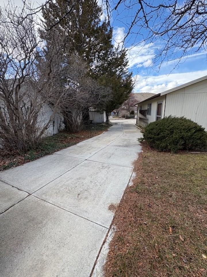 715 N 300 E - Photo 4 of 16