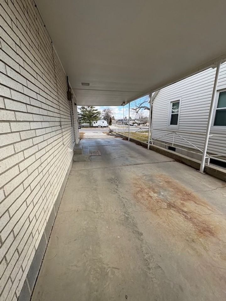 715 N 300 E - Photo 5 of 16