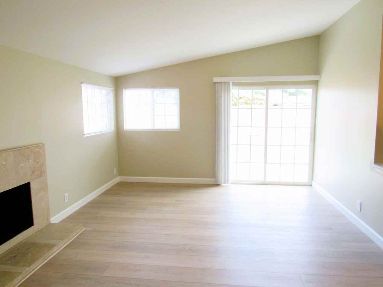 7049 Fillmore Dr - Photo 3 of 18