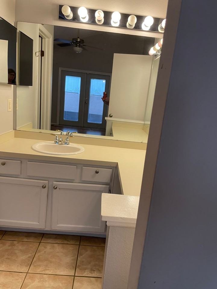 3000 Weymouth Ct - Photo 7 of 11