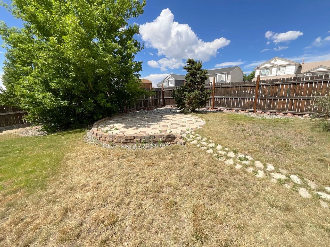 2579 Weyburn Way - Photo 6 of 47