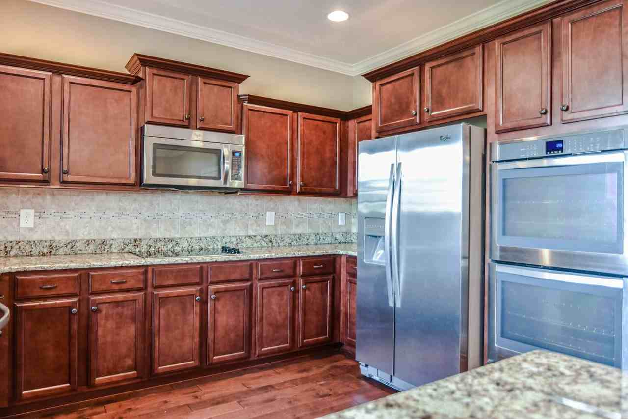 779 Sturdivant Dr - Photo 6 of 18