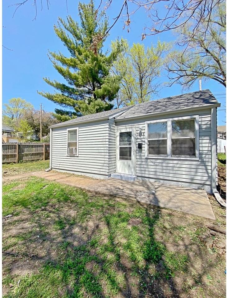 5648 Dorcas St - Photo 3 of 19