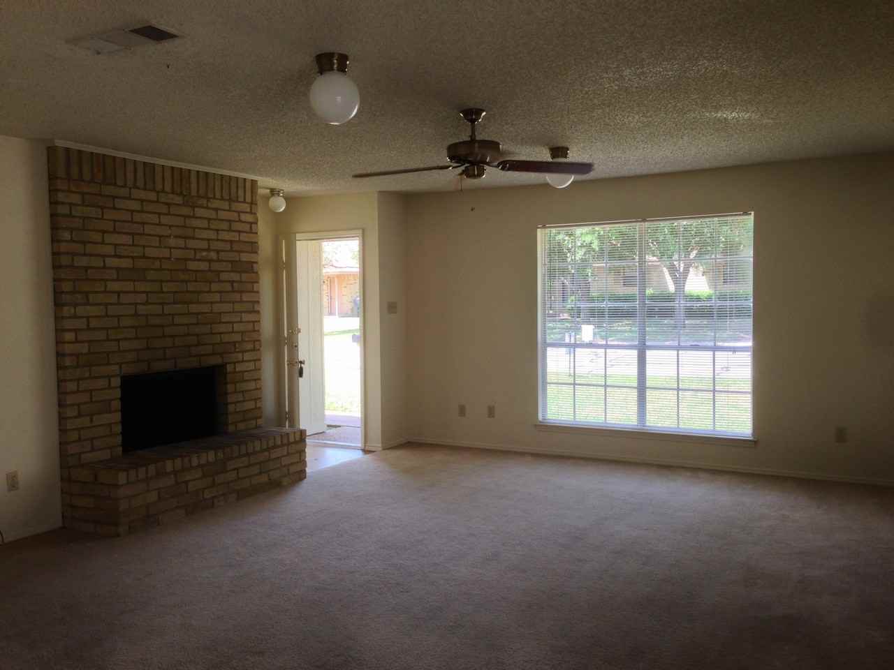 1404 Chapel Ridge Rd - Photo 7 of 9