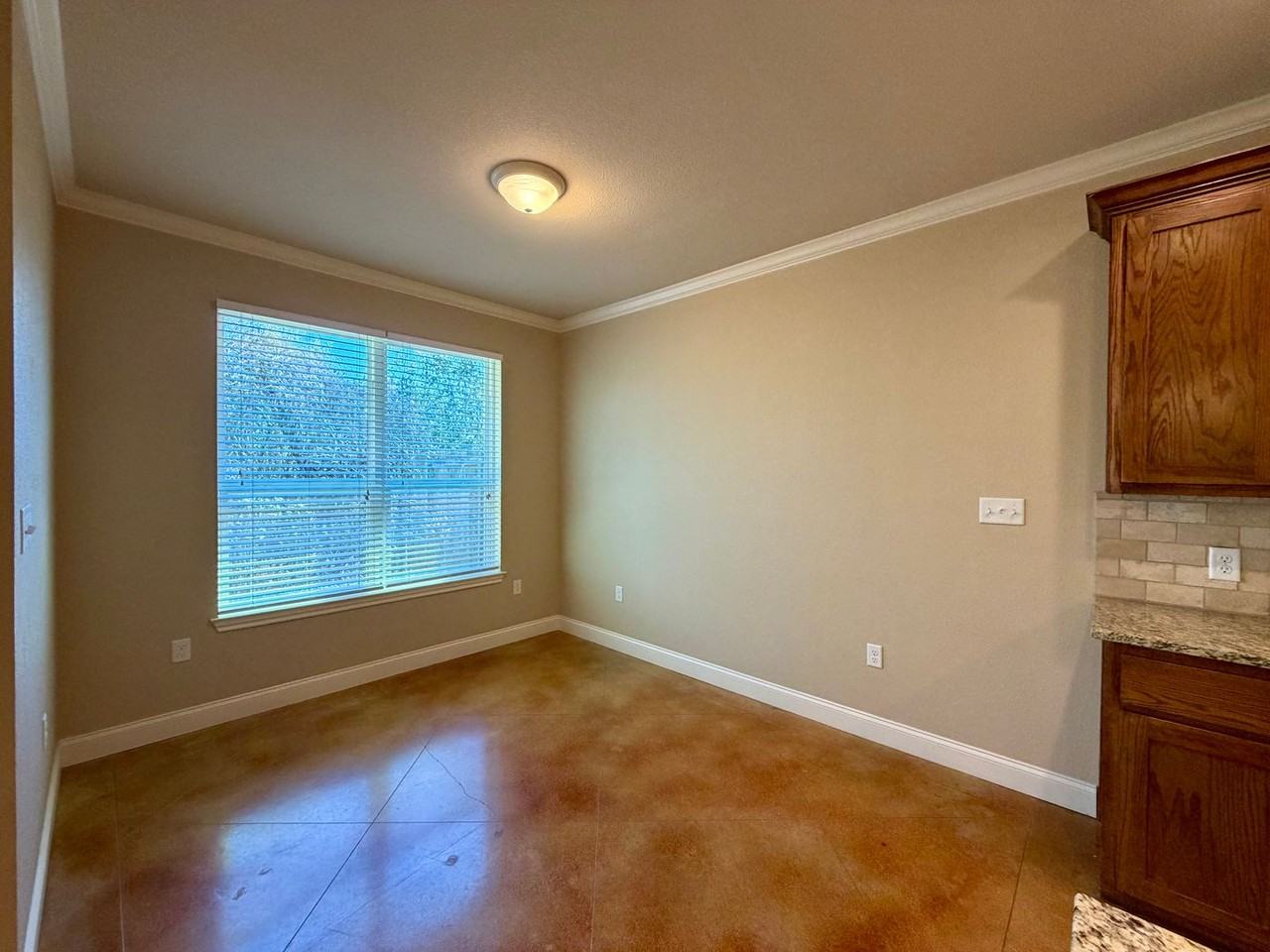 2915 Savannah Ct - Photo 4 of 15
