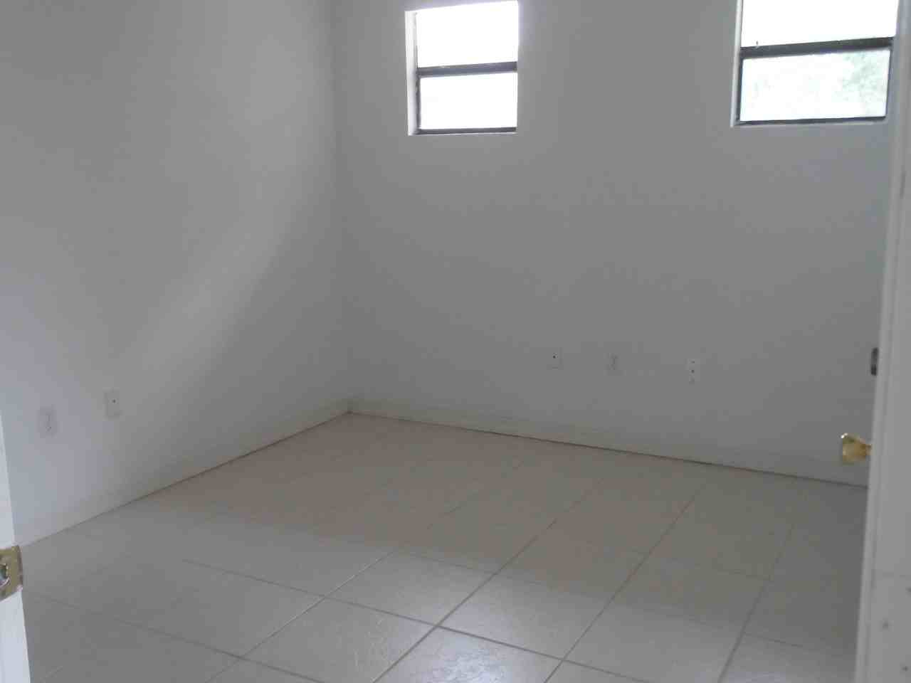 2949 N Covington Dr - Photo 5 of 28