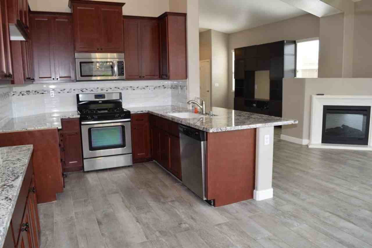 1902 Horseshoe Glen Cir - Photo 3 of 32
