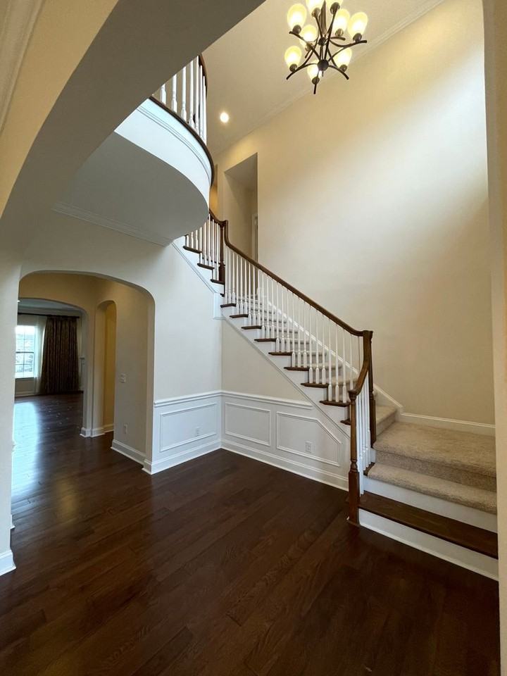 1223 Oleander Ln - Photo 3 of 24