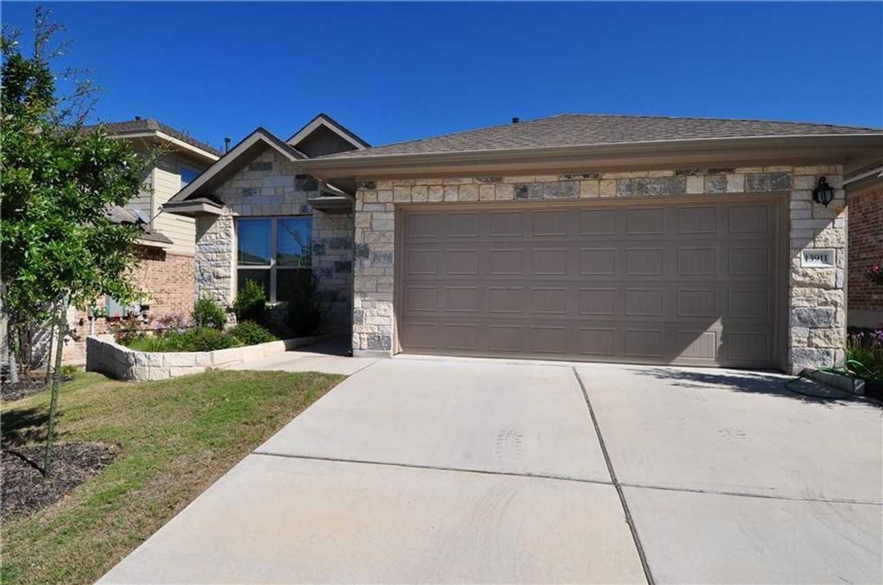 13911 Madrigal Ln - Photo 3 of 17